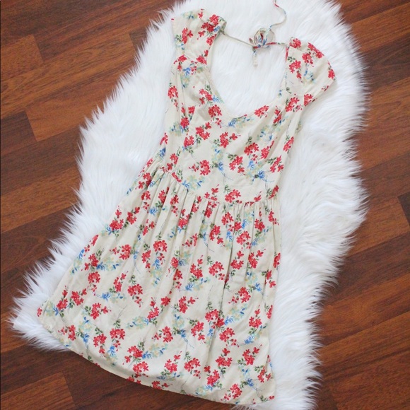 Hollister Dresses & Skirts - Hollister floral dress